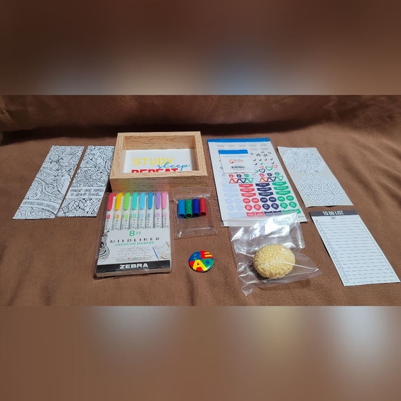 Colorful Student Study Kit - Picture 2 of 5